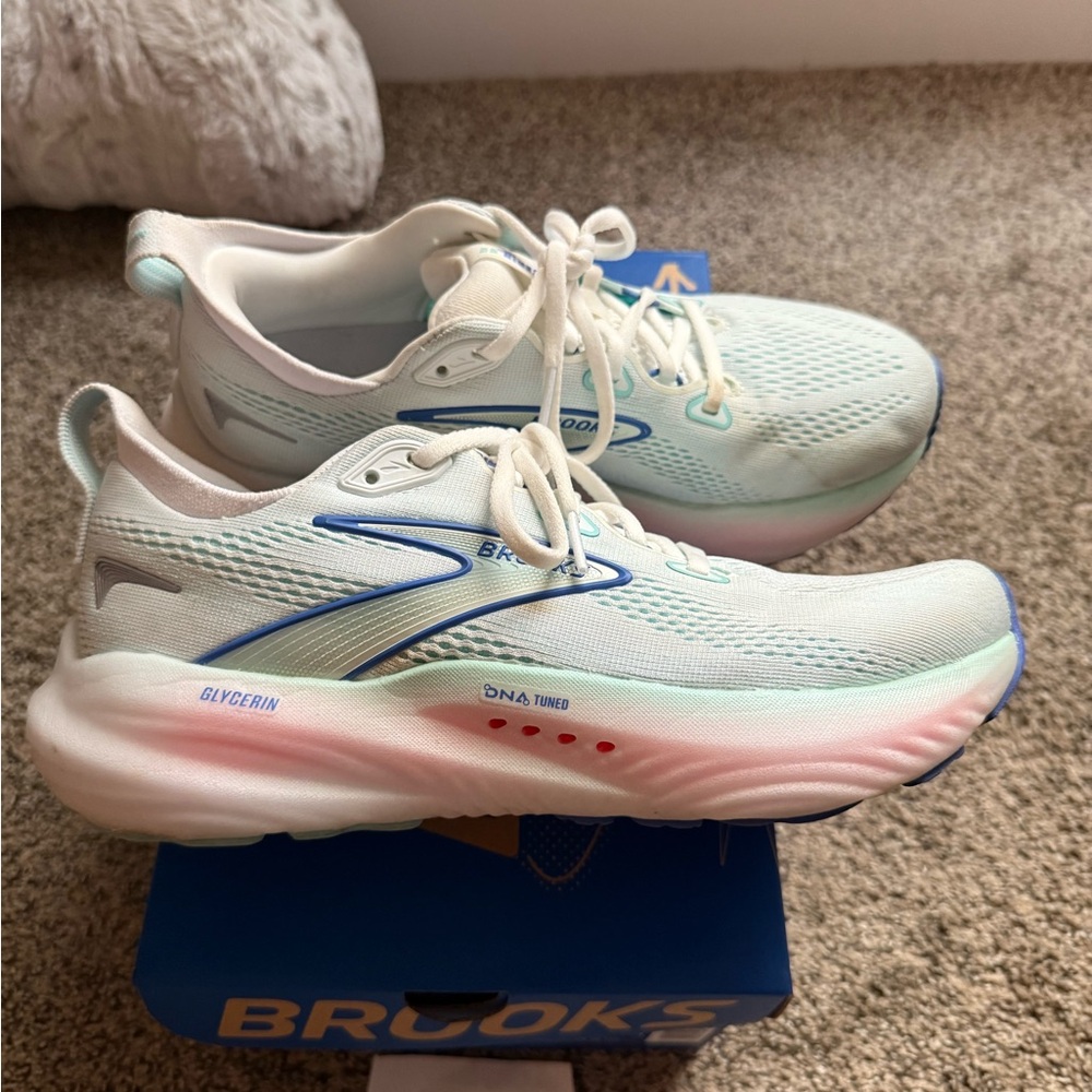 Brooks White and Blue Sneakers with Breathable Mesh and Cushioned Midsole